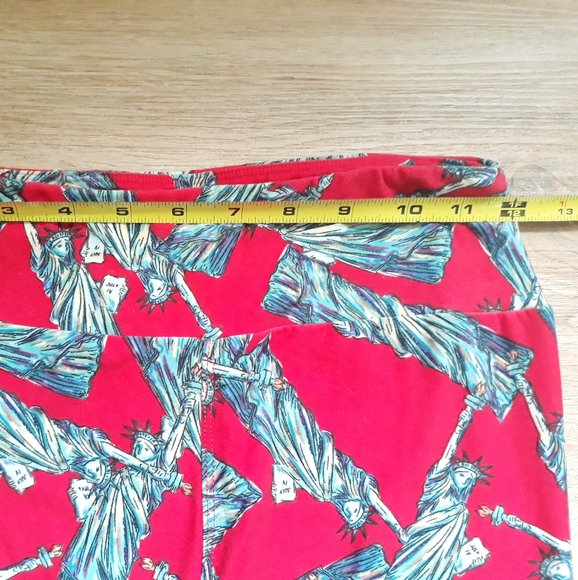 LuLaRoe Red Statue of Liberty of July 4th Printed Leggings - One Size (2-10) - Picture 5 of 9